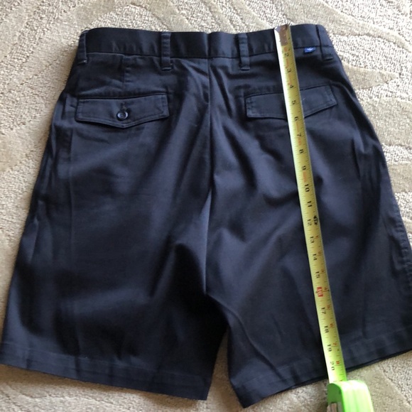 Dockers Relaxed fit pleated black shorts size 32 - Picture 5 of 10